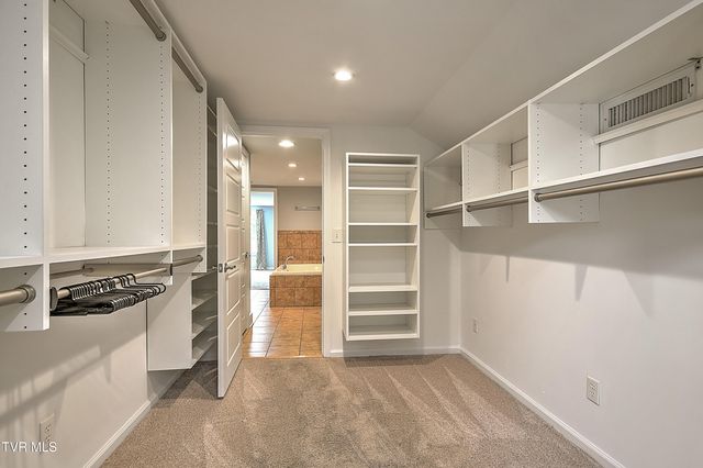 909 East Holston Avenue, Johnson City, TN 37601