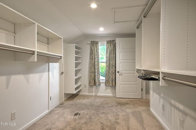 909 East Holston Avenue, Johnson City, TN 37601