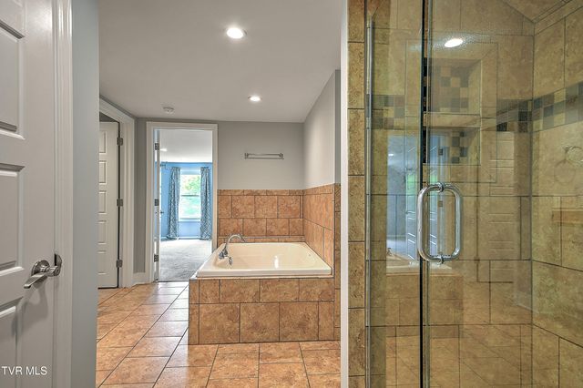 909 East Holston Avenue, Johnson City, TN 37601