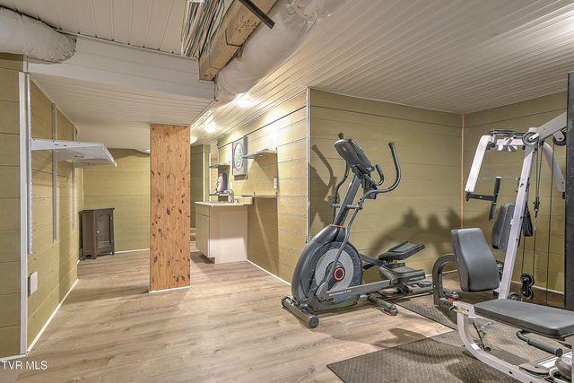 909 East Holston Avenue, Johnson City, TN 37601