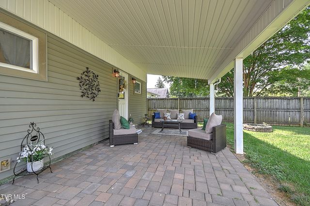 909 East Holston Avenue, Johnson City, TN 37601