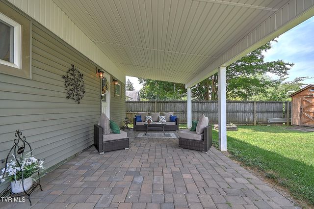 909 East Holston Avenue, Johnson City, TN 37601