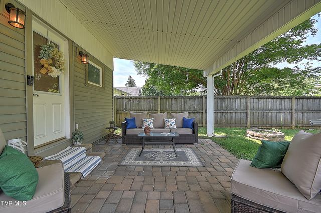 909 East Holston Avenue, Johnson City, TN 37601