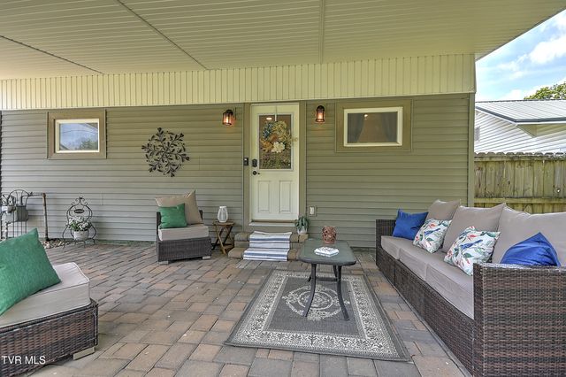 909 East Holston Avenue, Johnson City, TN 37601