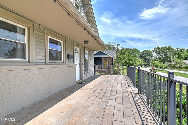 909 East Holston Avenue, Johnson City, TN 37601