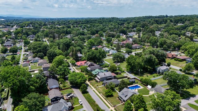 909 East Holston Avenue, Johnson City, TN 37601