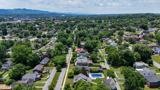 909 East Holston Avenue, Johnson City, TN 37601