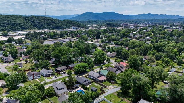909 East Holston Avenue, Johnson City, TN 37601