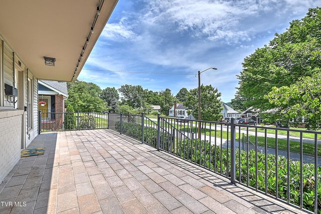 909 East Holston Avenue, Johnson City, TN 37601