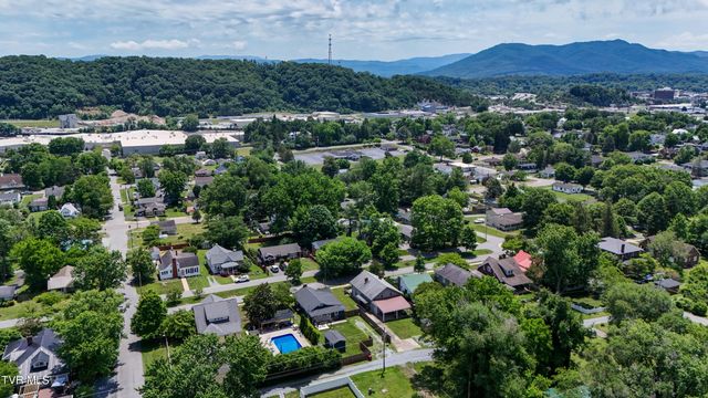 909 East Holston Avenue, Johnson City, TN 37601