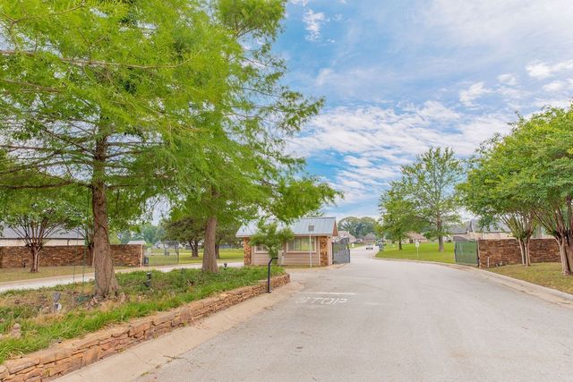24058 Sun Ridge Road, Lindale, TX 75771