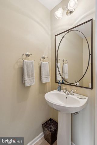5504 ESSEX LA, Mount Laurel, NJ 08054