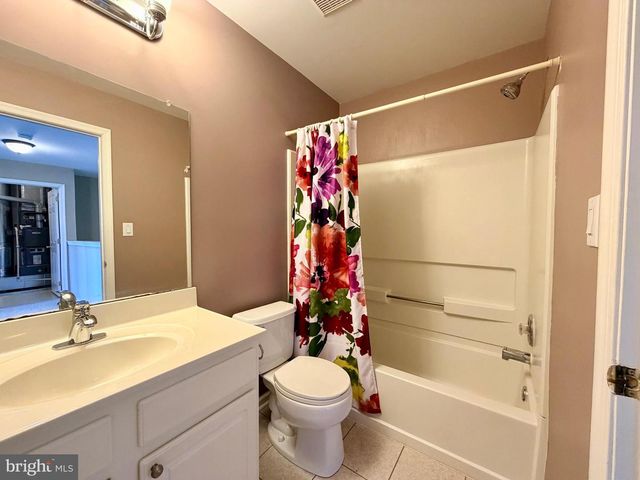 5504 ESSEX LA, Mount Laurel, NJ 08054
