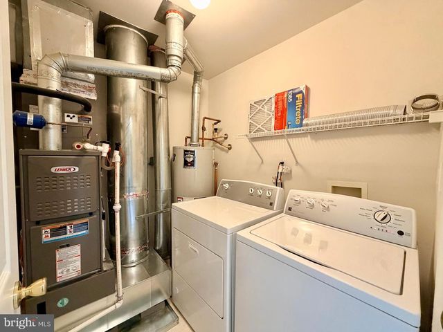 5504 ESSEX LA, Mount Laurel, NJ 08054