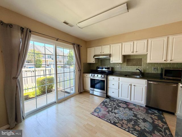 5504 ESSEX LA, Mount Laurel, NJ 08054
