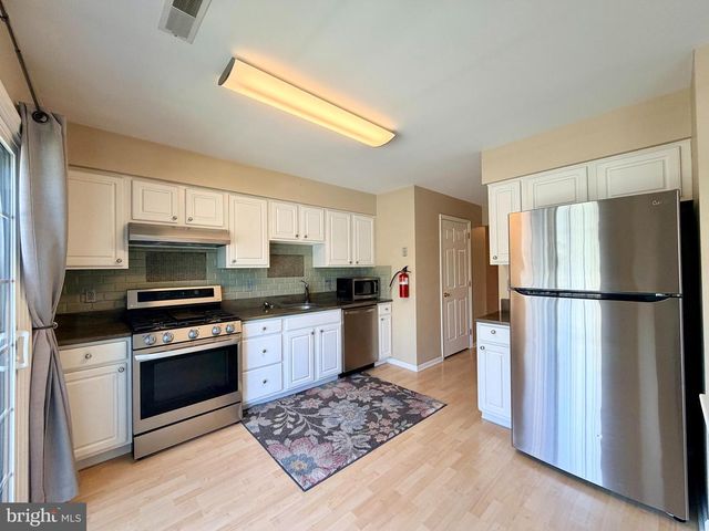 5504 ESSEX LA, Mount Laurel, NJ 08054
