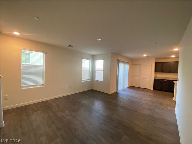 6882 Magenta Moon Street, North Las Vegas, NV 89086