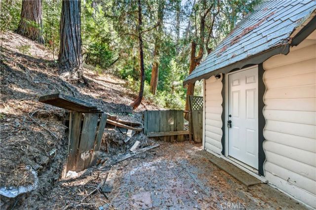 23740 Skyland, Crestline, CA 92325
