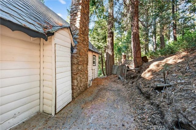 23740 Skyland, Crestline, CA 92325