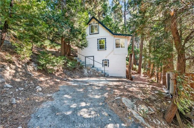 23740 Skyland, Crestline, CA 92325