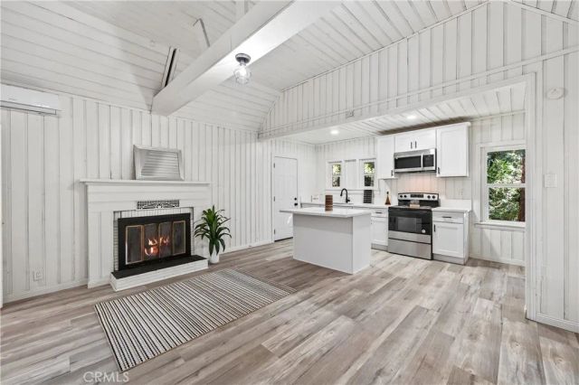 23740 Skyland, Crestline, CA 92325