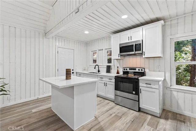 23740 Skyland, Crestline, CA 92325