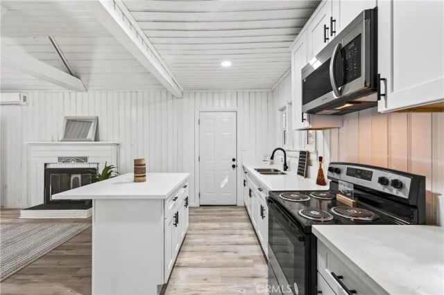 23740 Skyland, Crestline, CA 92325