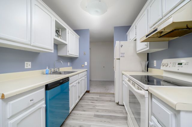 170 Forest Street APT 12, Stamford, CT 06901