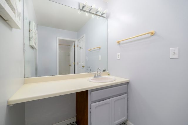 170 Forest Street APT 12, Stamford, CT 06901