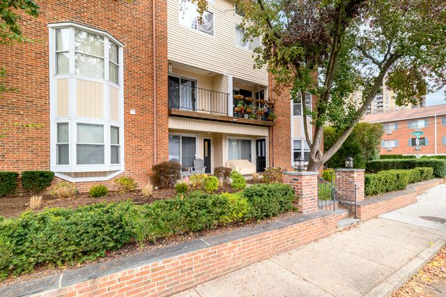 170 Forest Street APT 12, Stamford, CT 06901