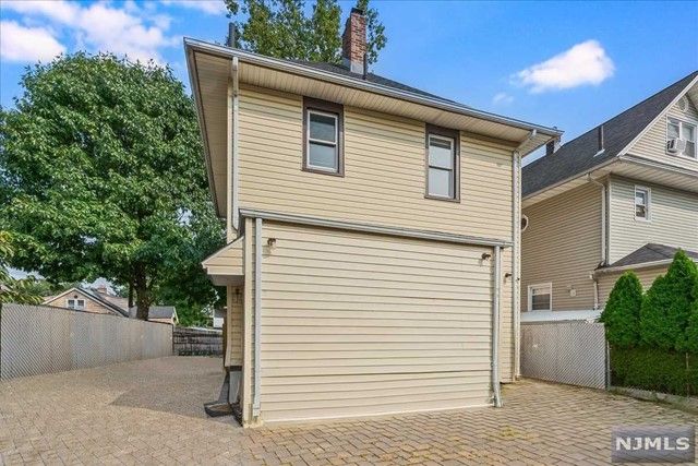 32 Voorhees Place, Ridgefield Park, NJ 07660