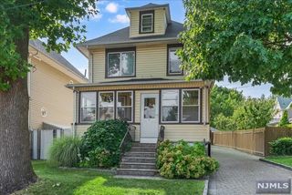 32 Voorhees Place, Ridgefield Park, NJ 07660