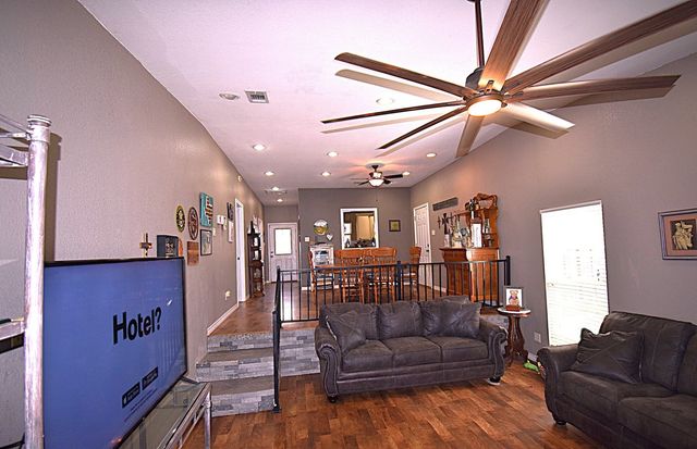 256 Sailfish Drive, Mabank, TX 75156