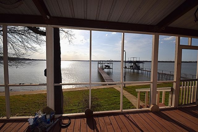 256 Sailfish Drive, Mabank, TX 75156
