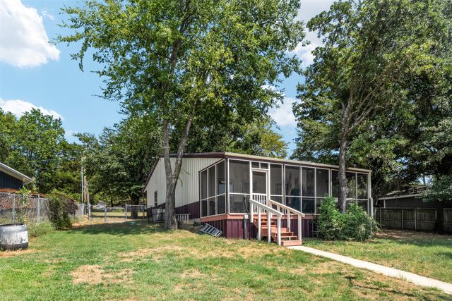 256 Sailfish Drive, Mabank, TX 75156