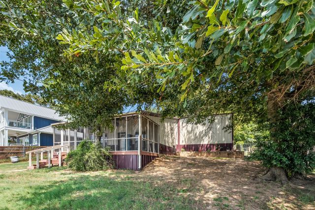 256 Sailfish Drive, Mabank, TX 75156