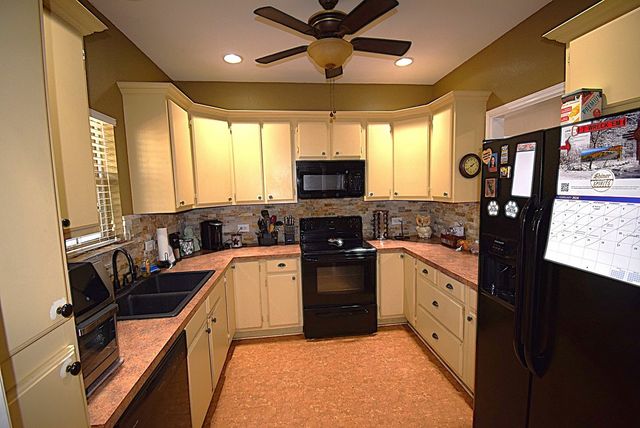 256 Sailfish Drive, Mabank, TX 75156