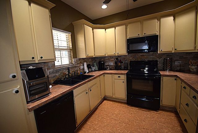 256 Sailfish Drive, Mabank, TX 75156