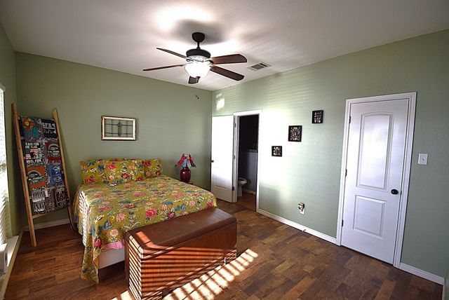 256 Sailfish Drive, Mabank, TX 75156