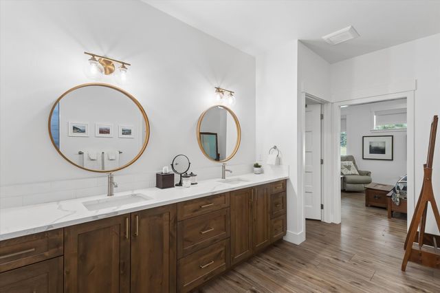 1109 N Country Club Dr, Deer Park, WA 99006