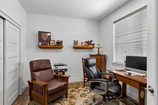 1109 N Country Club Dr, Deer Park, WA 99006