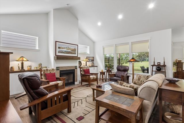 1109 N Country Club Dr, Deer Park, WA 99006