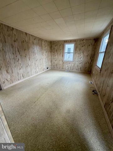 4023 WOODLAND DR, Fairfax, VA 22030