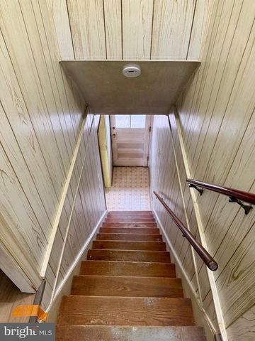 4023 WOODLAND DR, Fairfax, VA 22030