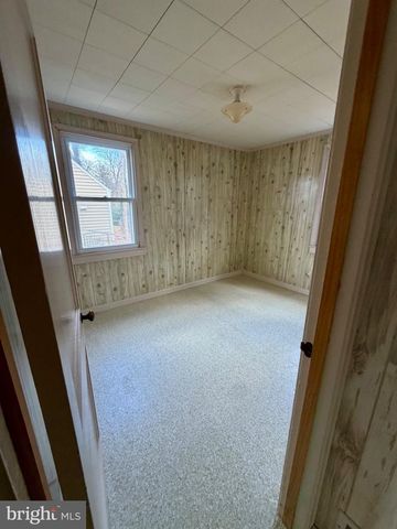 4023 WOODLAND DR, Fairfax, VA 22030