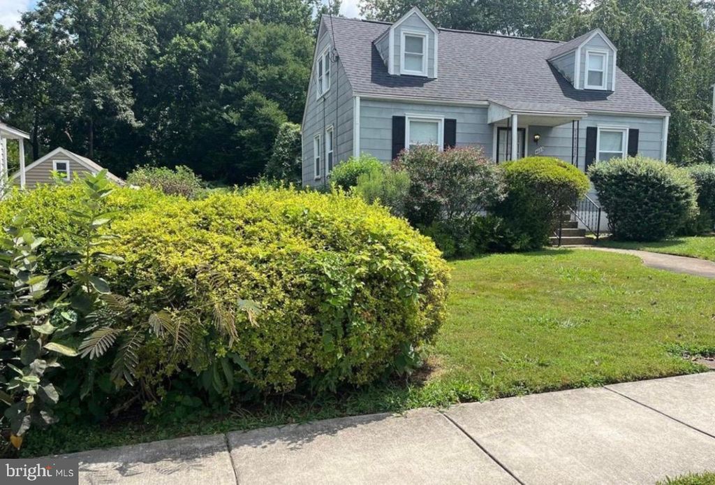 4023 WOODLAND DR, Fairfax, VA 22030