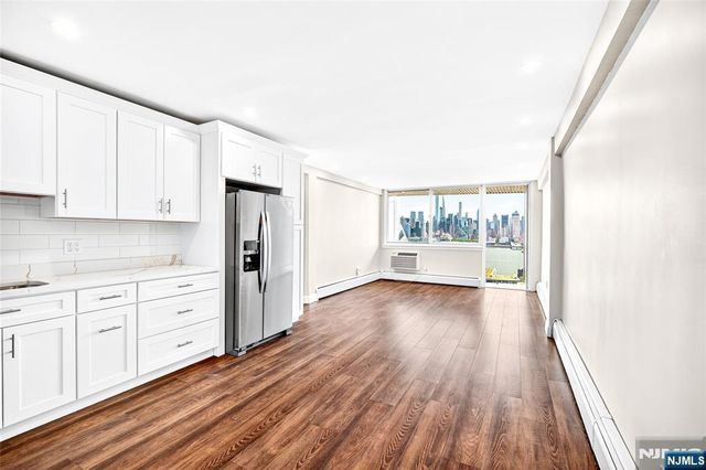 899 Boulevard East 4O, Weehawken, NJ 07086