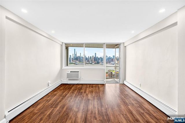 899 Boulevard East 4O, Weehawken, NJ 07086