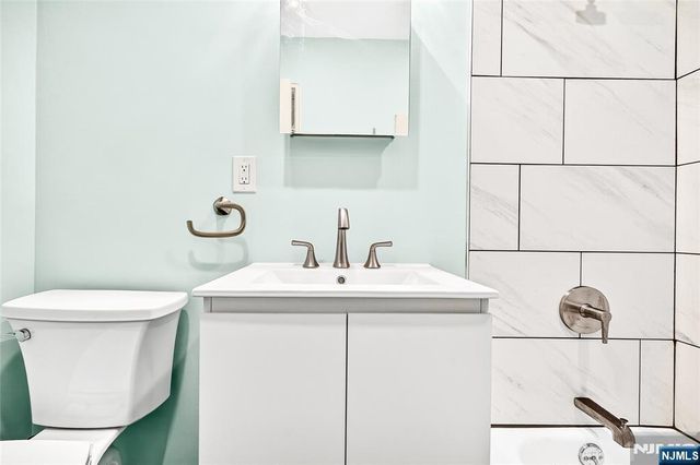 899 Boulevard East 4O, Weehawken, NJ 07086