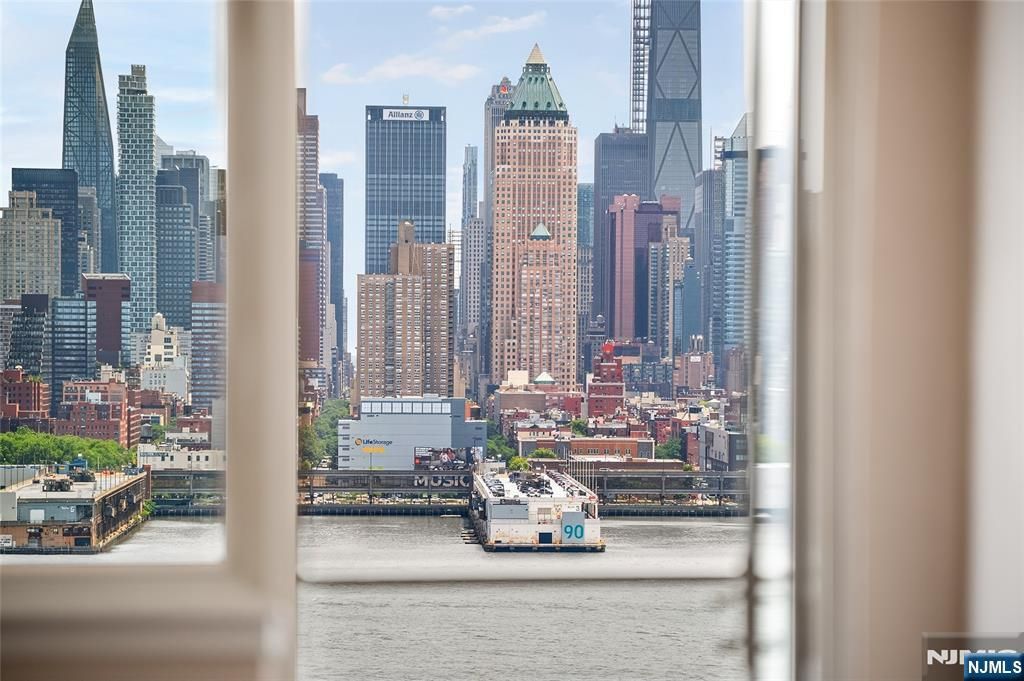 899 Boulevard East 4O, Weehawken, NJ 07086